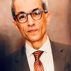 Yassine Kadri (1993 Ingénieur, ENM) Yassine Kadri (1993 Ingénieur, ENM)